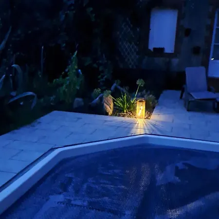 Les Hortensias 4 Etoiles Avec Piscine Apartmán Frossay