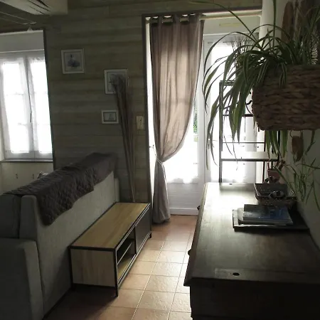 Les Hortensias 4 Etoiles Avec Piscine Apartment *